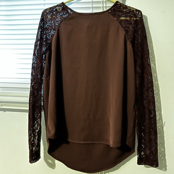 Vero Moda Long Sleeve Blouse w Floral Lace Sleeves - Picture 3 of 6